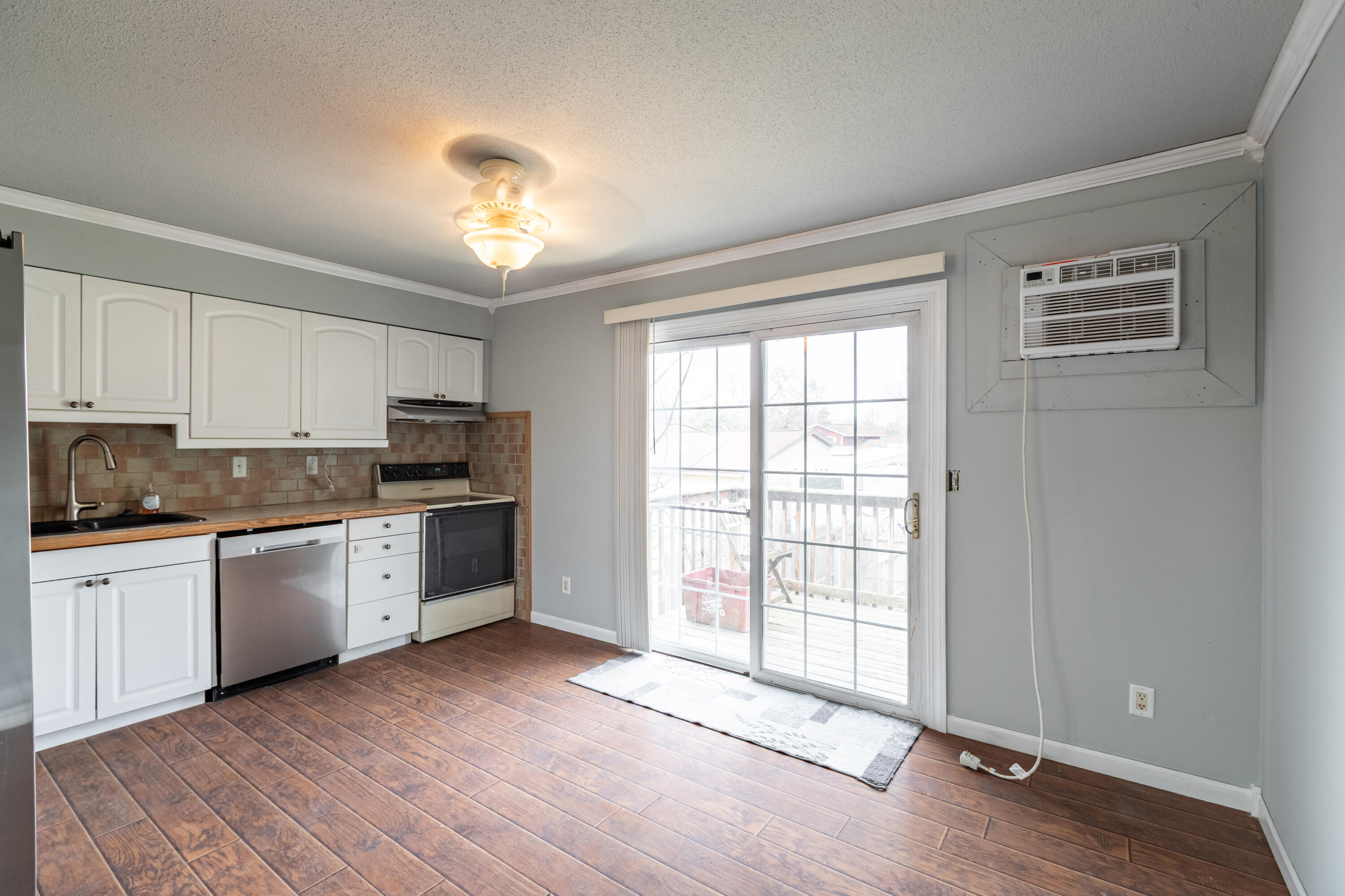 615 Alpine Lane, Unit 2 Holmen, WI 54636 - Photo 6 of 17 C24I3039-HDR