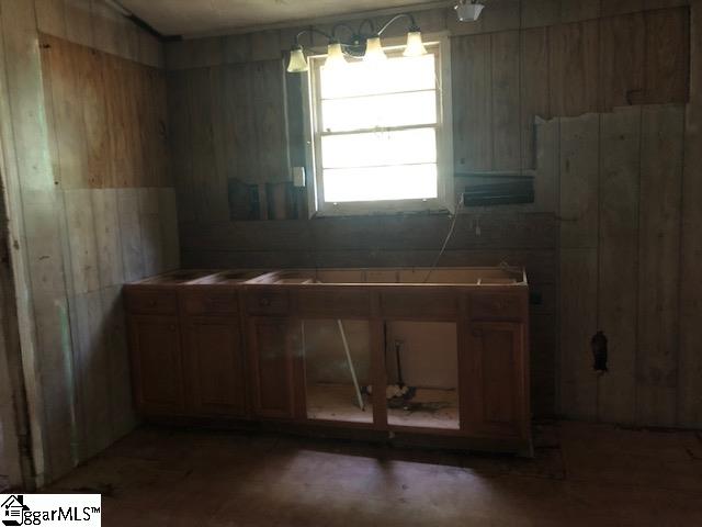 124 Robin Hood Road Taylors, SC 29687 - Photo 7 of 20