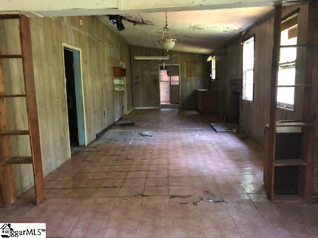 124 Robin Hood Road Taylors, SC 29687 - Photo 10 of 20