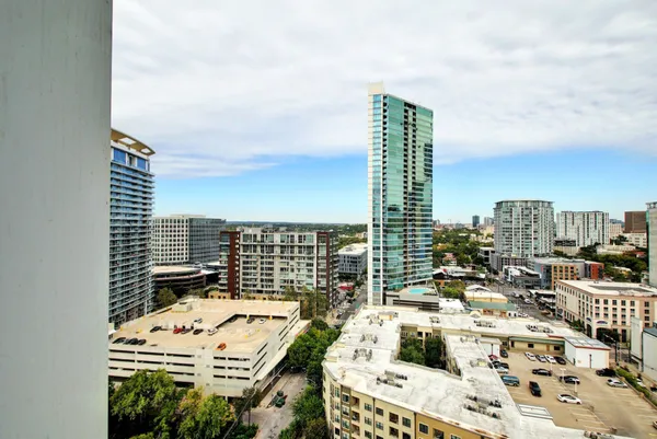 $3,750 | 301 West Avenue, Unit 1703, Austin, TX 78701