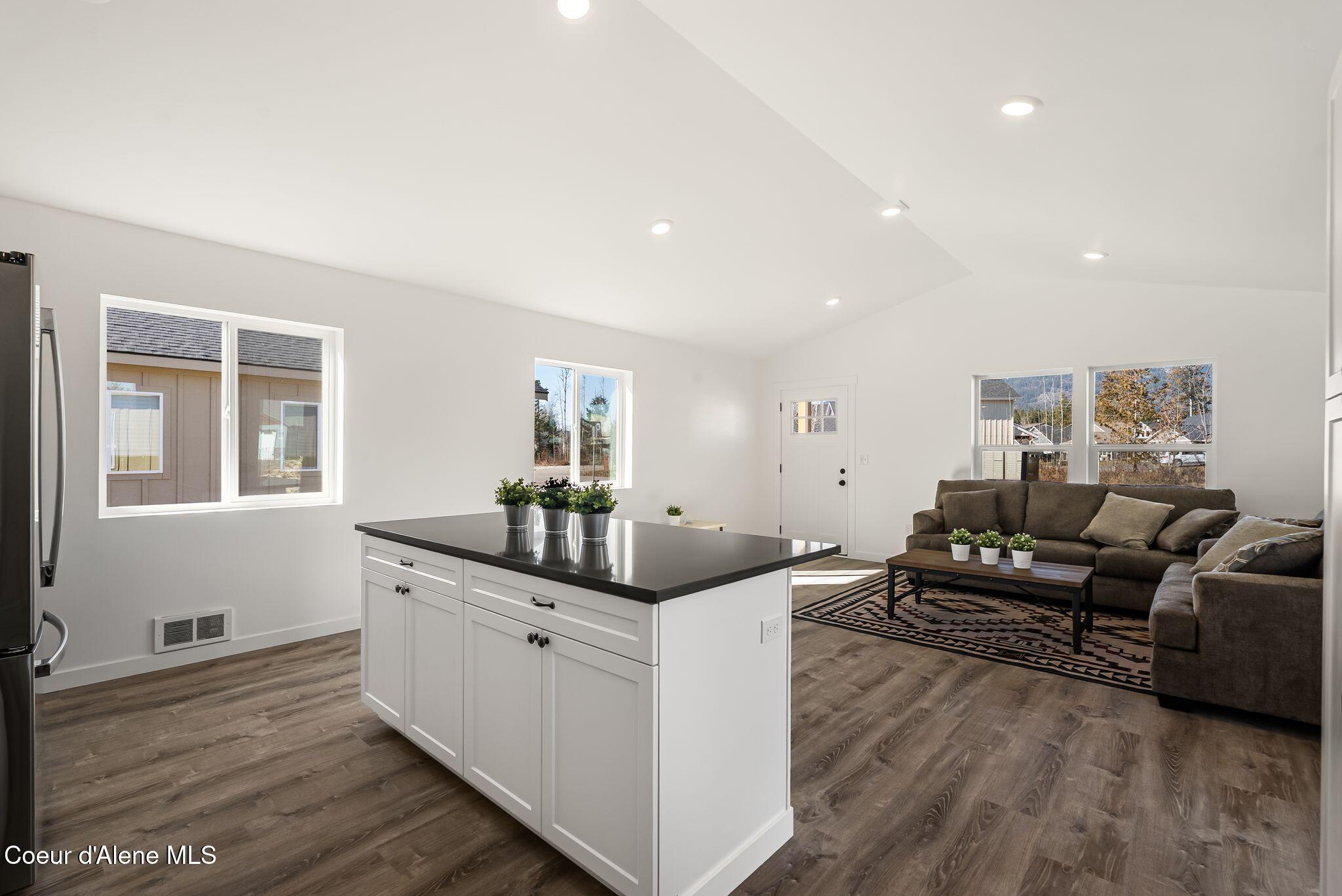 375 Jasper Loop Ponderay, ID 83852 - Photo 19 of 35 19_DSC05575