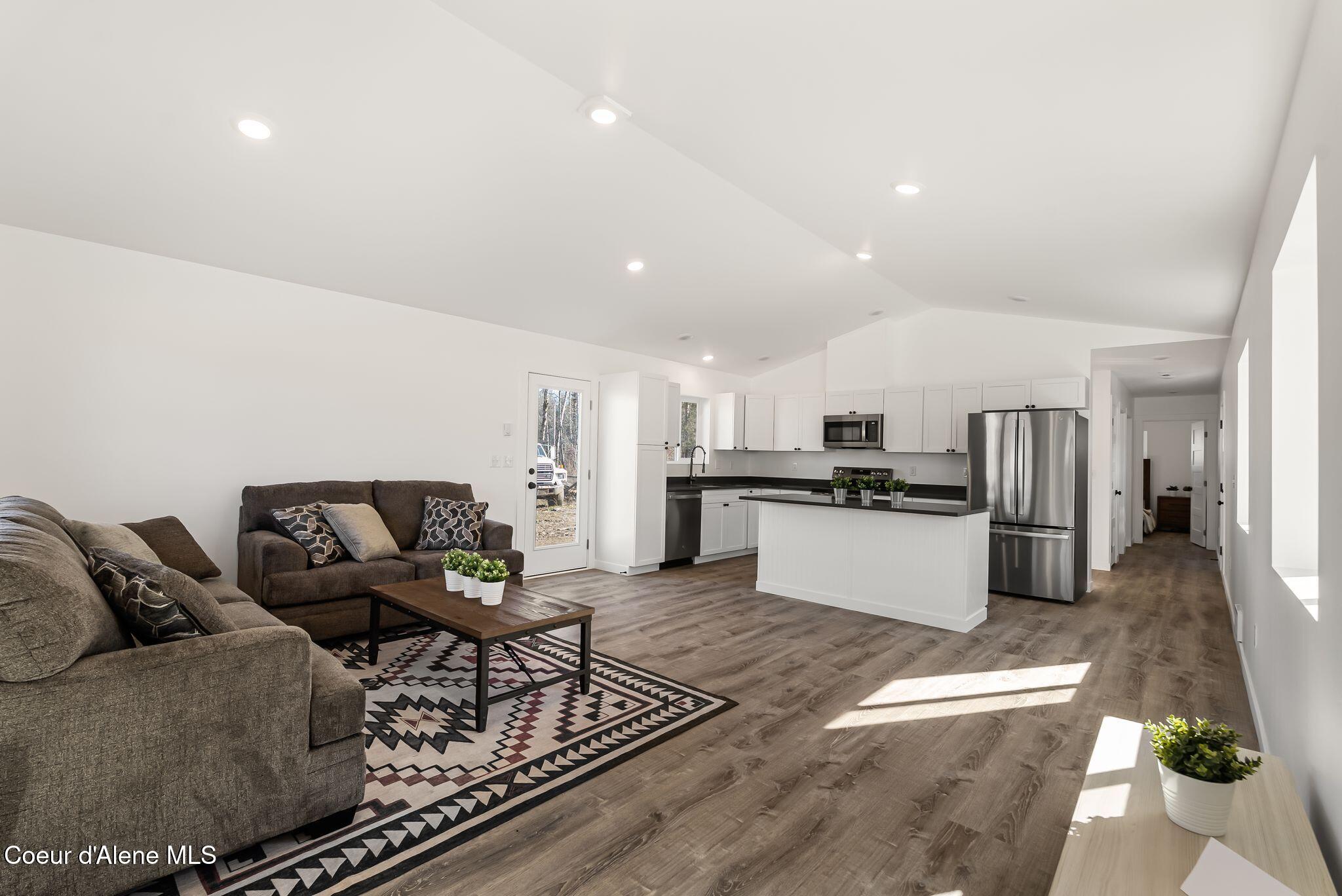 375 Jasper Loop Ponderay, ID 83852 - Photo 2 of 35 2_DSC05420