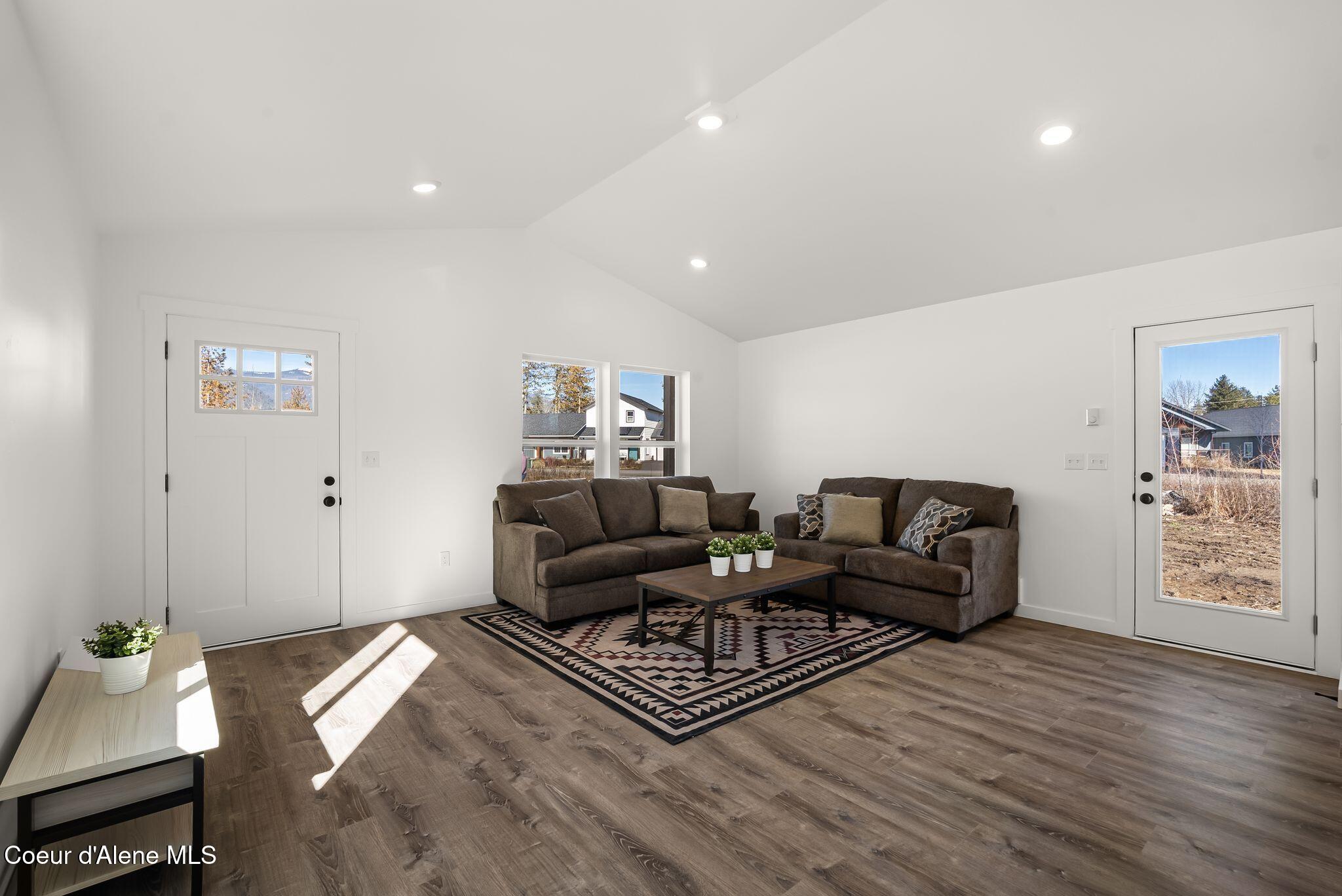 375 Jasper Loop Ponderay, ID 83852 - Photo 5 of 35 5_DSC05440