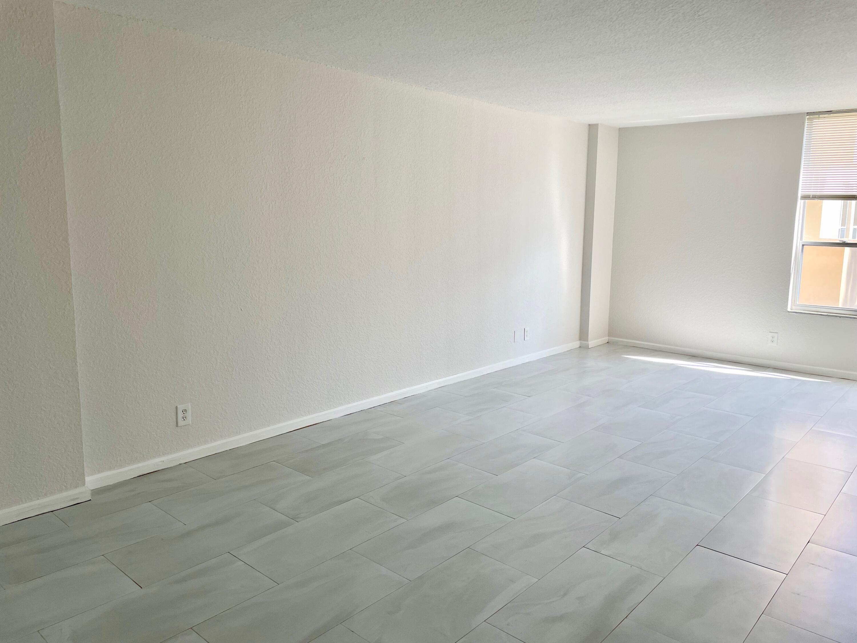 1000 Spanish River Road, Unit 2N Boca Raton, FL 33432 - Photo 27 of 58 IMG_2160