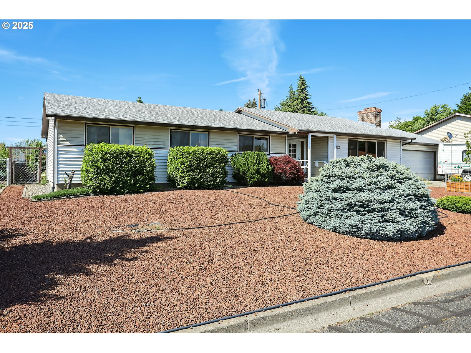 825 Maple Drive Goldendale, WA 98620 - Photo 2 of 46