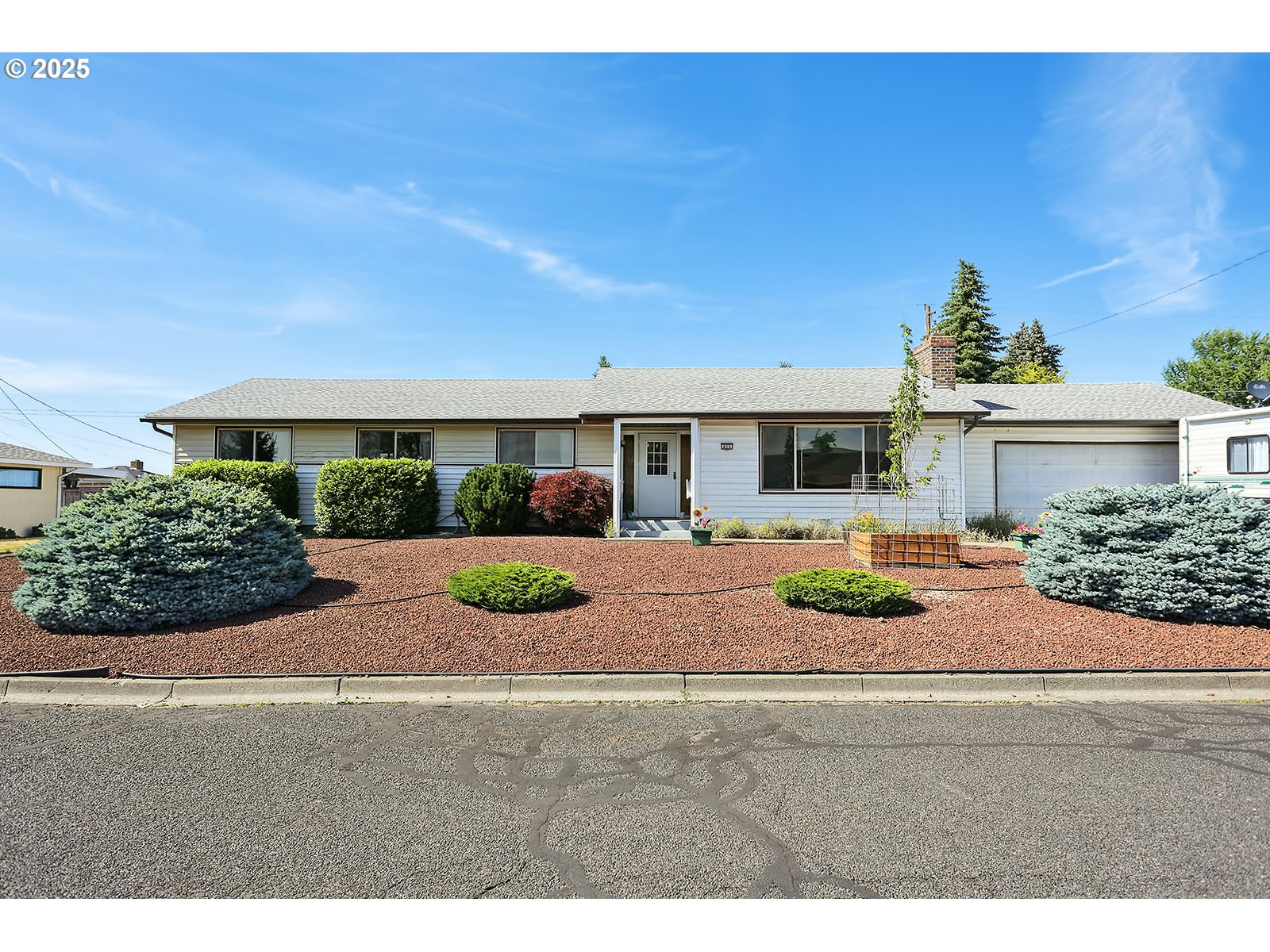 825 Maple Drive Goldendale, WA 98620 - Photo 4 of 46