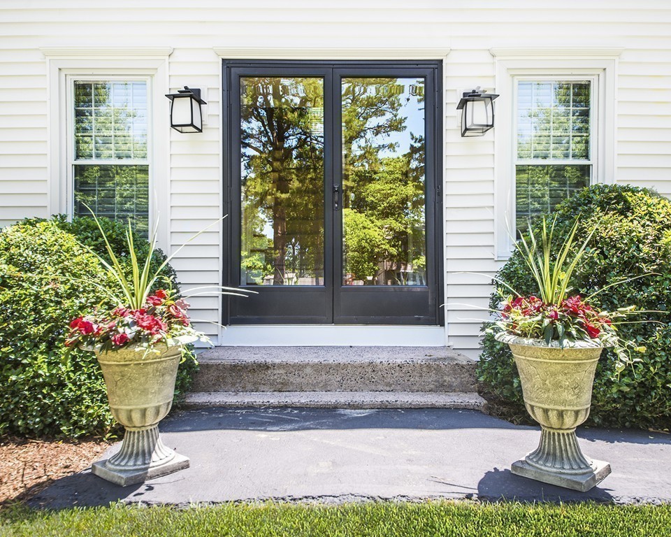65 Metacomet Road Longmeadow, MA 01106 - Photo 2 of 30 Gallery Image 2