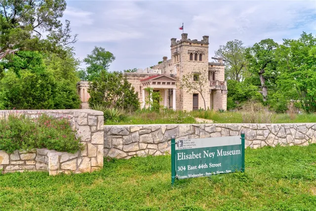 $1,800,000 | 3710 Liberty Street, Austin, TX 78705