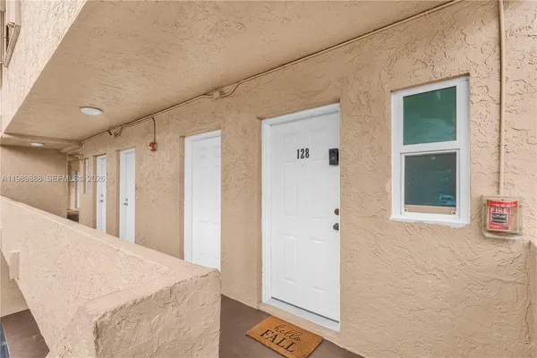 $320,000 | 9956 Southwest 88th Street, Unit 1281, Miami, FL 33176