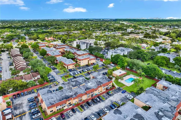 $320,000 | 9956 Southwest 88th Street, Unit 1281, Miami, FL 33176