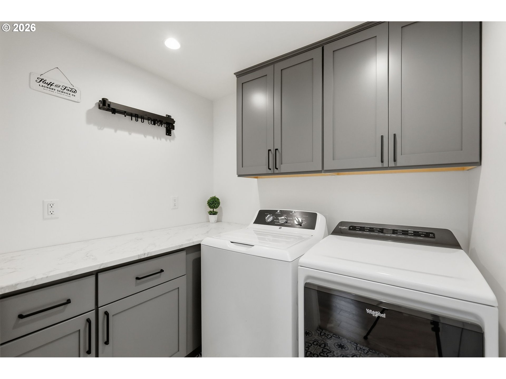 2010 Valhalla Street Eugene, OR 97401 - Photo 33 of 48