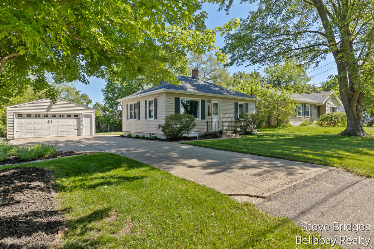 1179 Koster Street Jenison, MI 49428 - Photo 2 of 22 1179-Koster_002