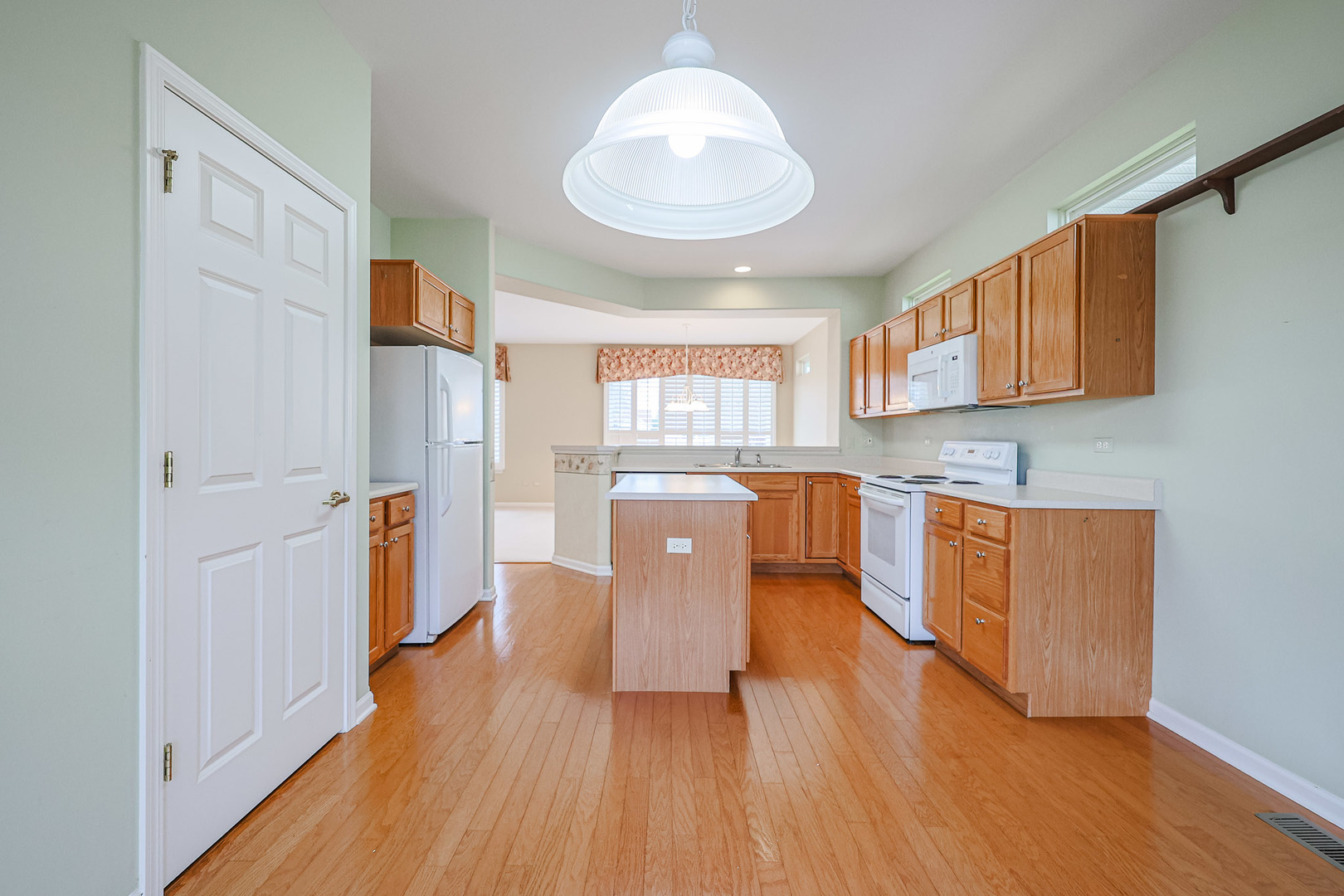 12214 Plum Grove Road Huntley, IL 60142 - Photo 10 of 26 Gallery Image 10
