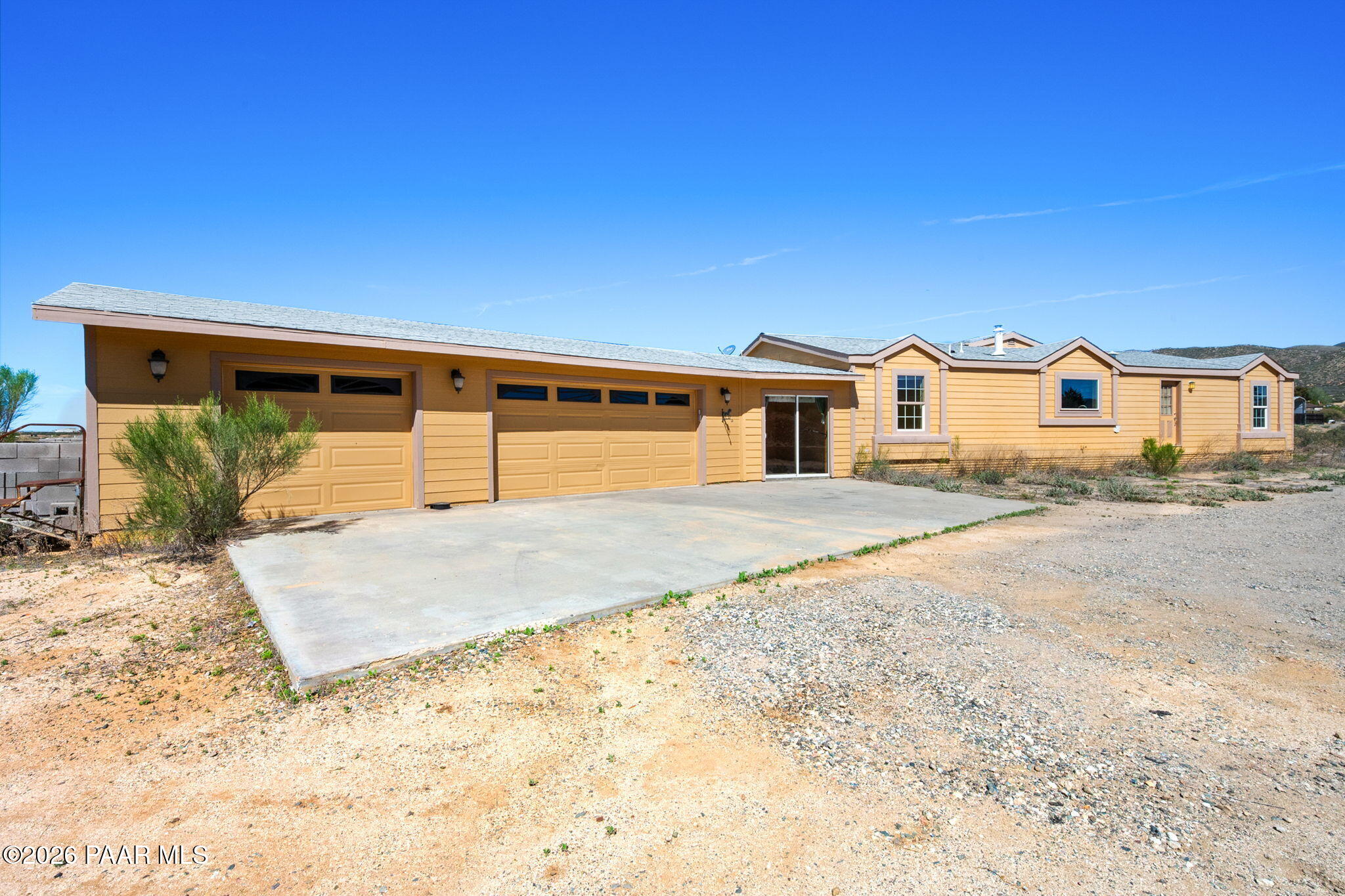 1670 Trinity Lane Dewey, AZ 86327 - Photo 31 of 39 31-Garage
