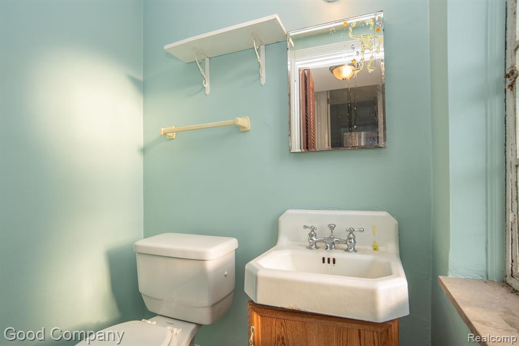20121 Briarcliff Road Detroit, MI 48221 - Photo 11 of 31