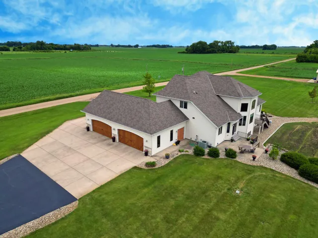 $949,999 | 23535 York Road, Hutchinson, MN 55350