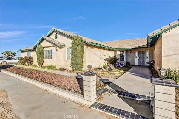 $560,000 | 10439 Mesa Street, Oak Hills, CA 92344