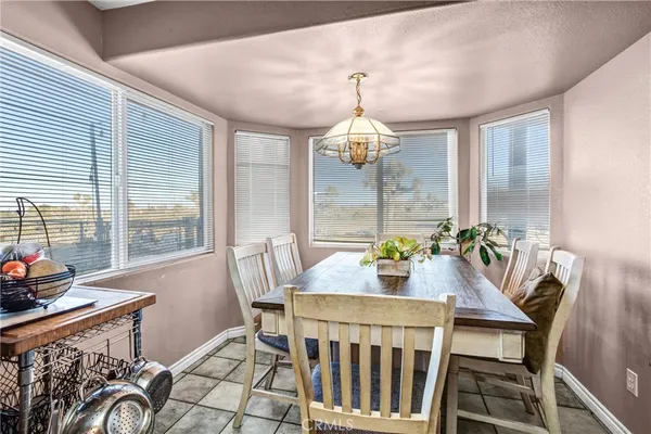 $560,000 | 10439 Mesa Street, Oak Hills, CA 92344