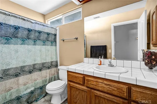 $560,000 | 10439 Mesa Street, Oak Hills, CA 92344