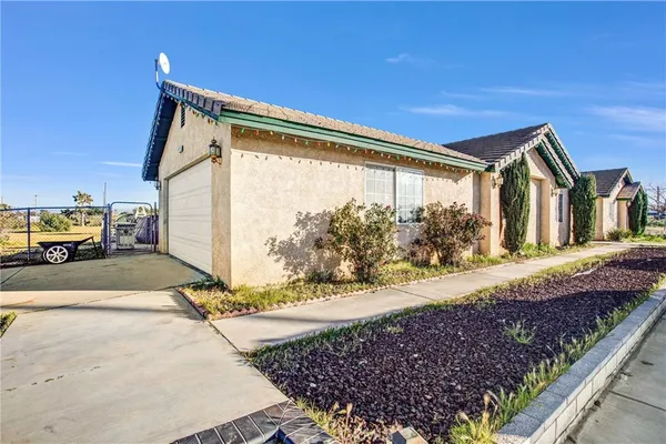 $560,000 | 10439 Mesa Street, Oak Hills, CA 92344
