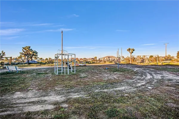 $560,000 | 10439 Mesa Street, Oak Hills, CA 92344