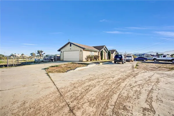 $560,000 | 10439 Mesa Street, Oak Hills, CA 92344
