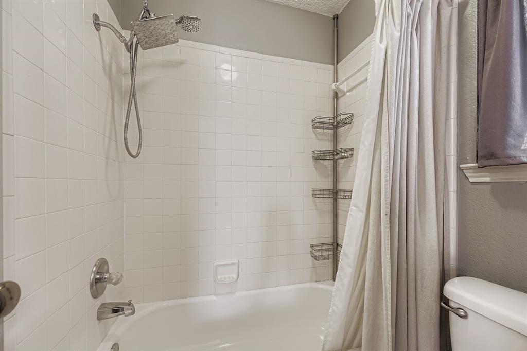 424 Benjamin Lane Arlington, TX 76002 - Photo 12 of 19