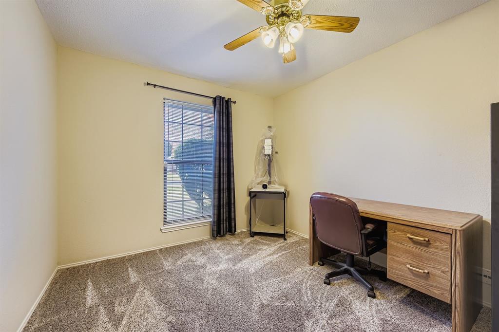 424 Benjamin Lane Arlington, TX 76002 - Photo 14 of 19 Bedroom/Office