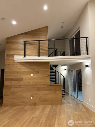 a view of livingroom with furniture