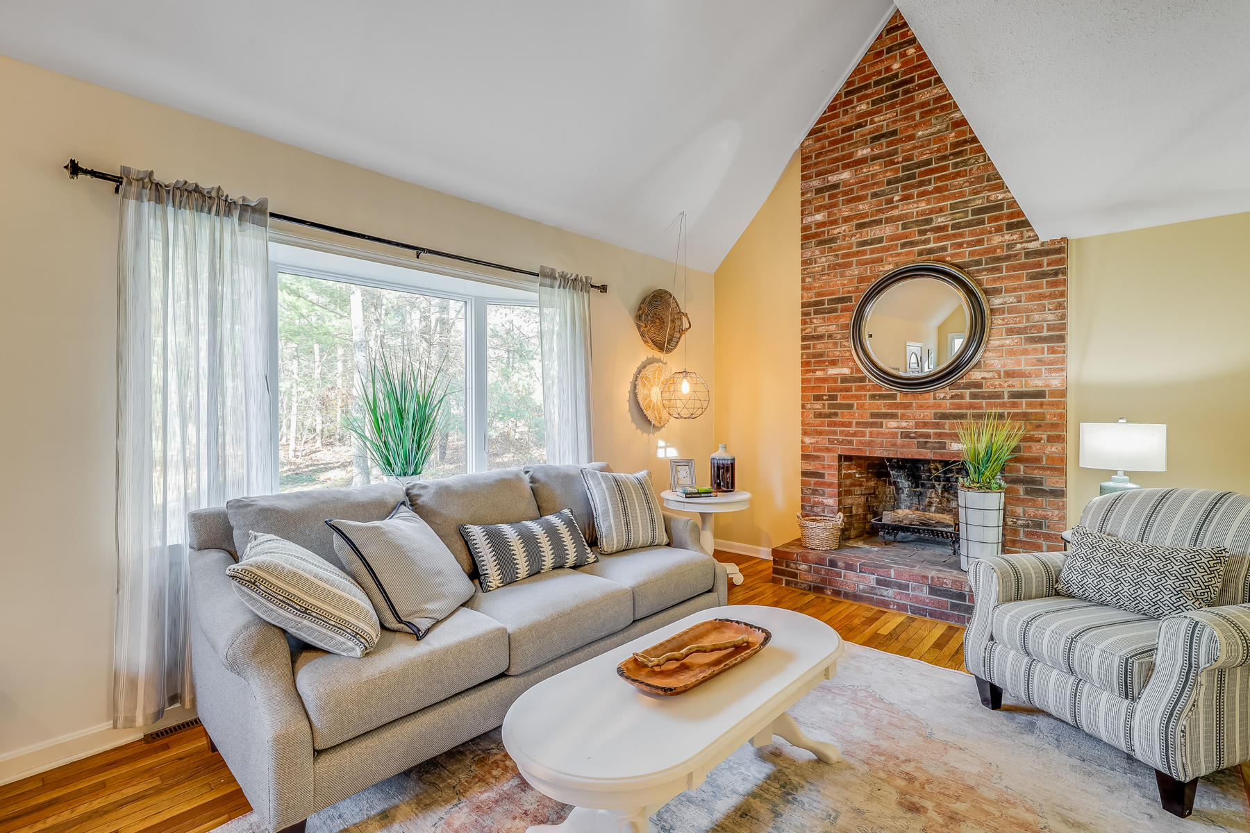 349 Great Marsh Road Centerville, MA 02632 - Photo 3 of 25 Livingroom