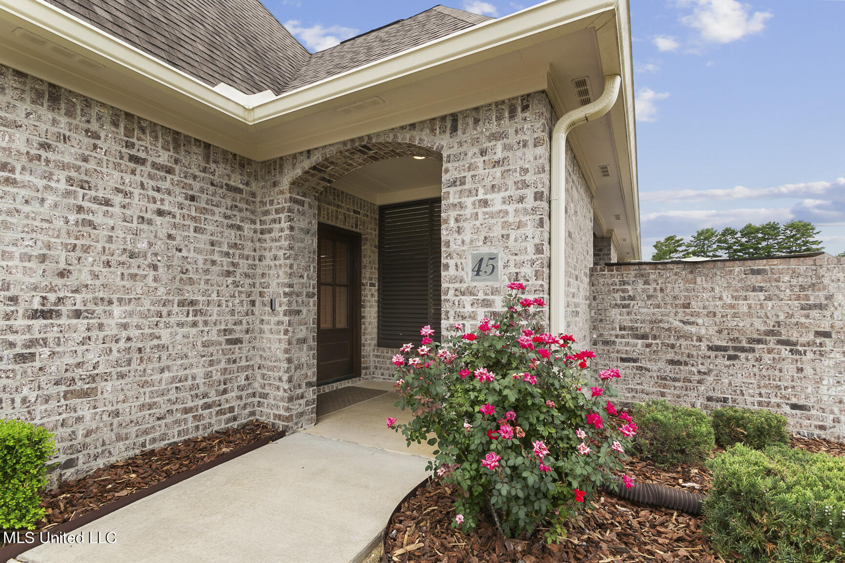 45 Enclave Circle Ridgeland, MS 39157 - Photo 3 of 31 Covered Front Porch Entry