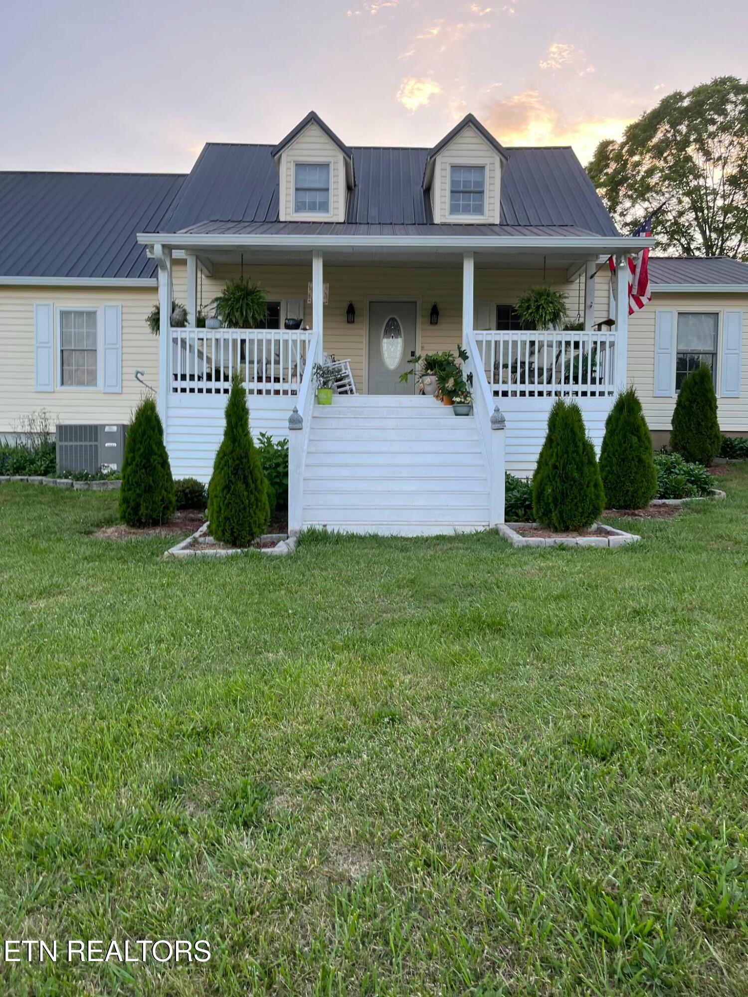 1066 River Road Kingston, TN 37763 - Photo 1 of 16 Front of House