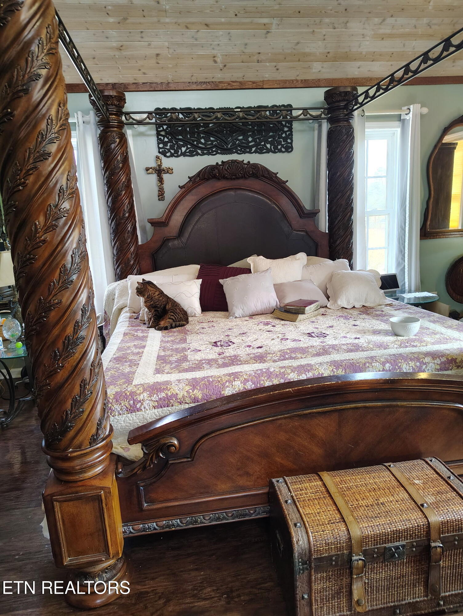 1066 River Road Kingston, TN 37763 - Photo 12 of 16 Master Bedroom