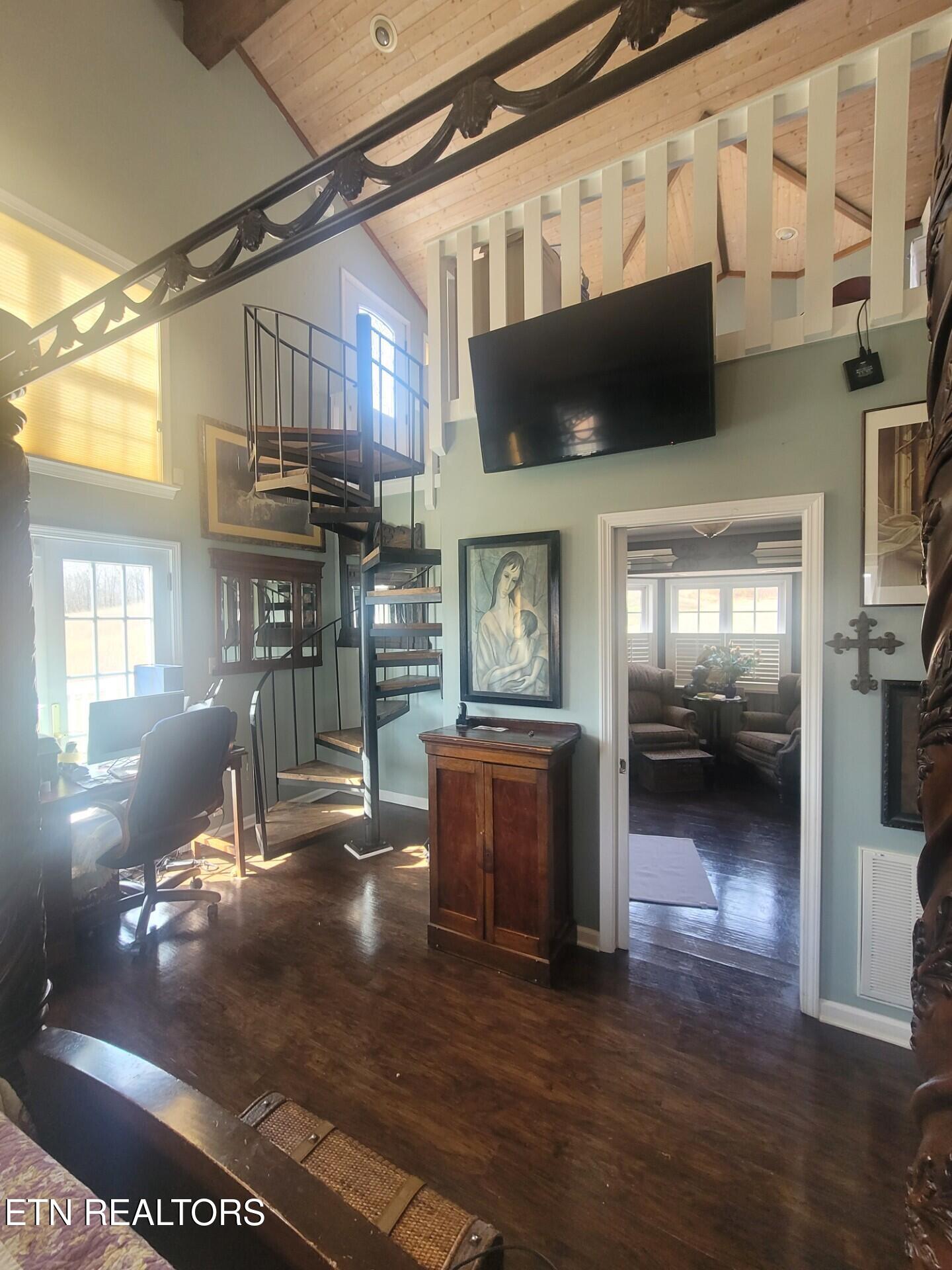 1066 River Road Kingston, TN 37763 - Photo 13 of 16 Master Bedroom 2