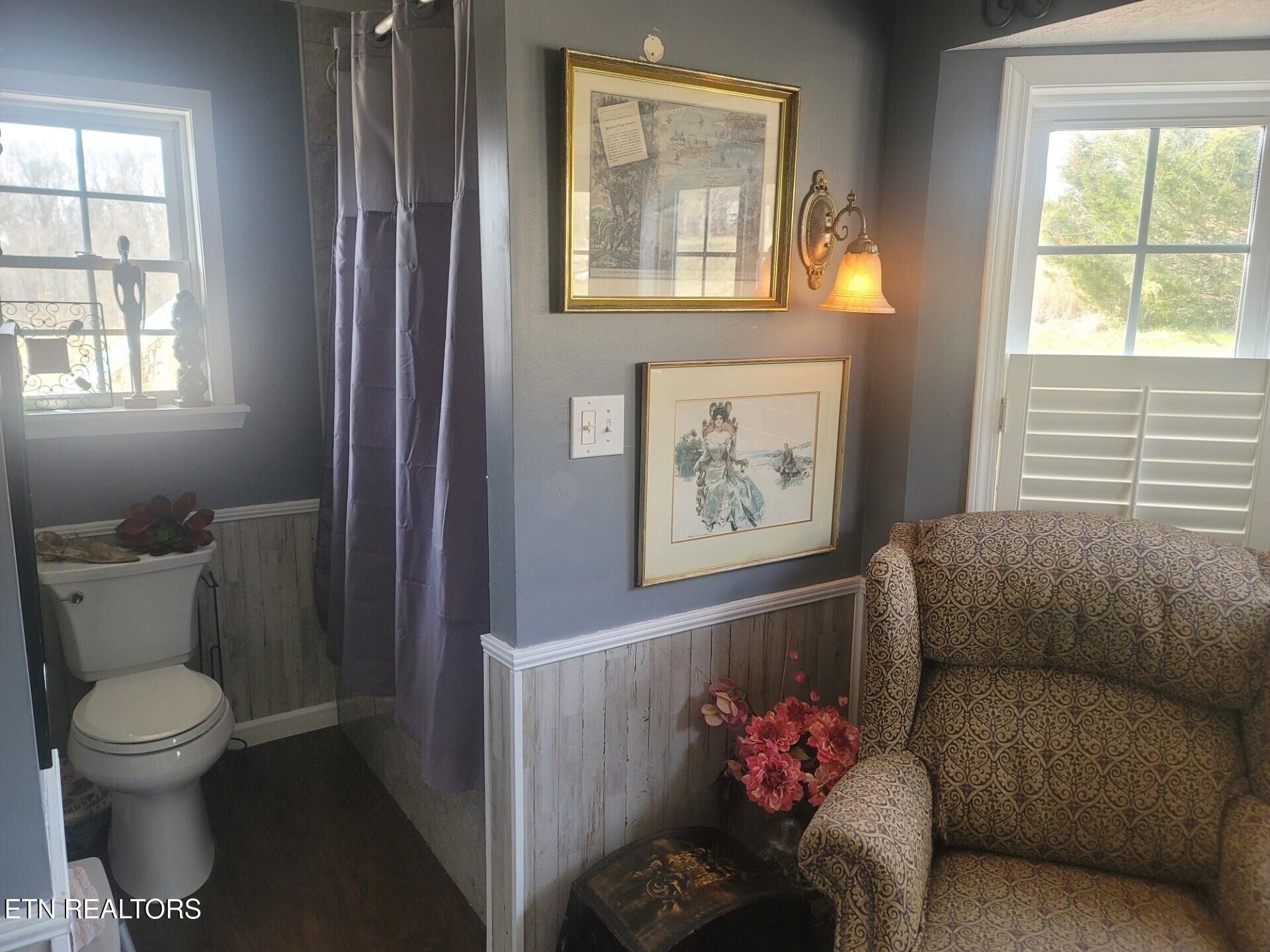 1066 River Road Kingston, TN 37763 - Photo 14 of 16 Master Bath 1