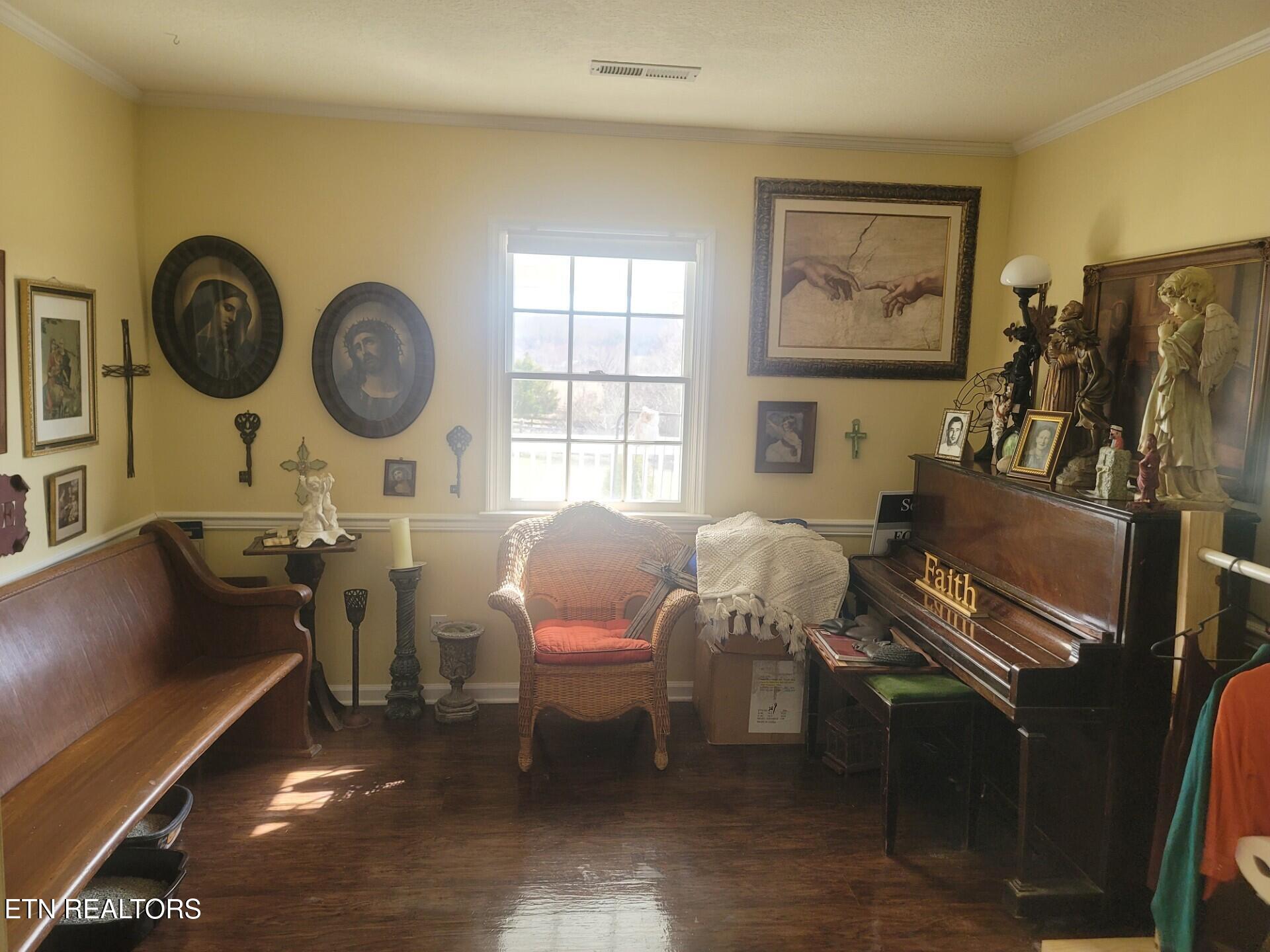 1066 River Road Kingston, TN 37763 - Photo 16 of 16 2nd Bedroom Downstairs