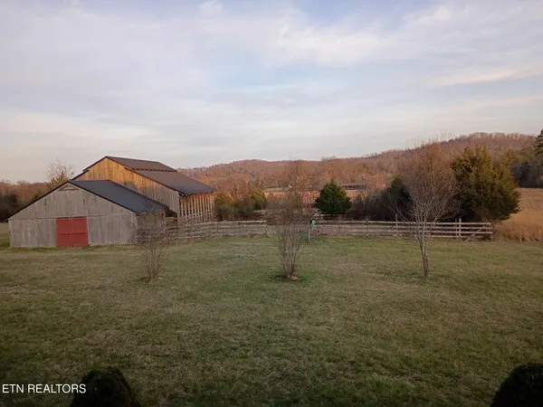 $700,000 | 1066 River Road, Kingston, TN 37763