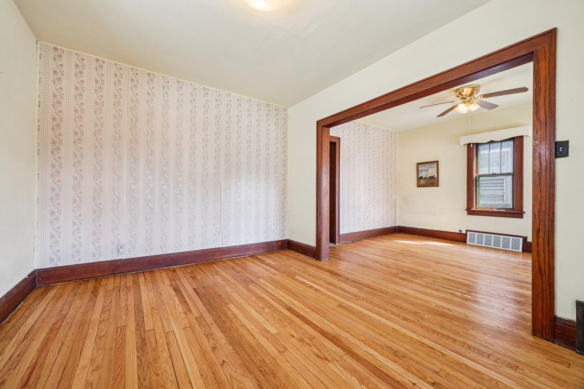 166 East Rosedale Avenue Milwaukee, WI 53207 - Photo 10 of 27 Dinning Room