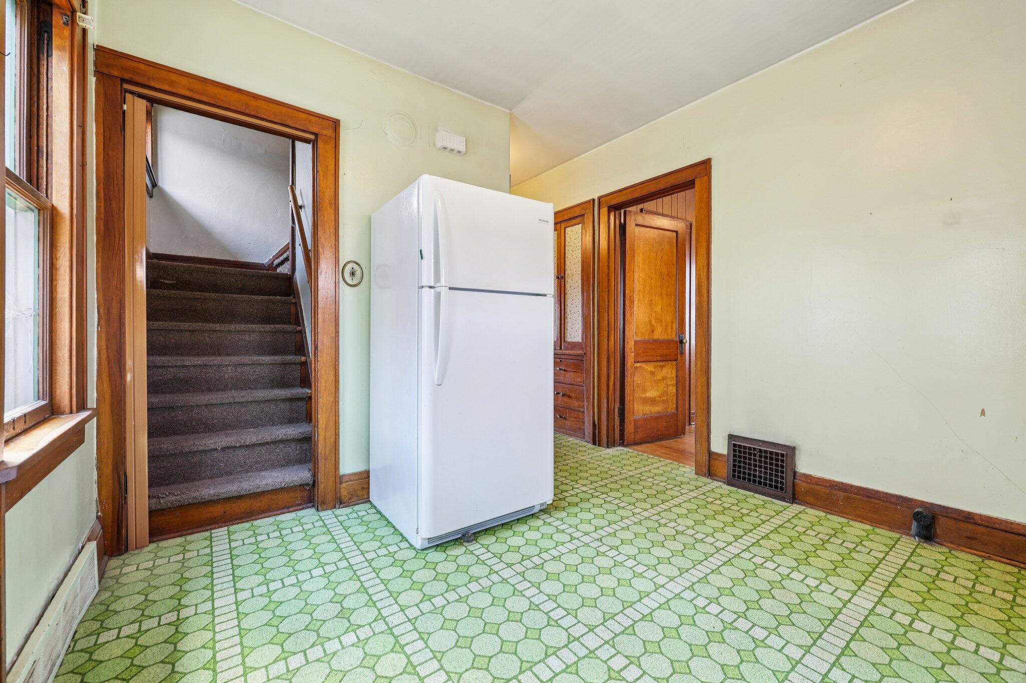 166 East Rosedale Avenue Milwaukee, WI 53207 - Photo 14 of 27 Kitchen