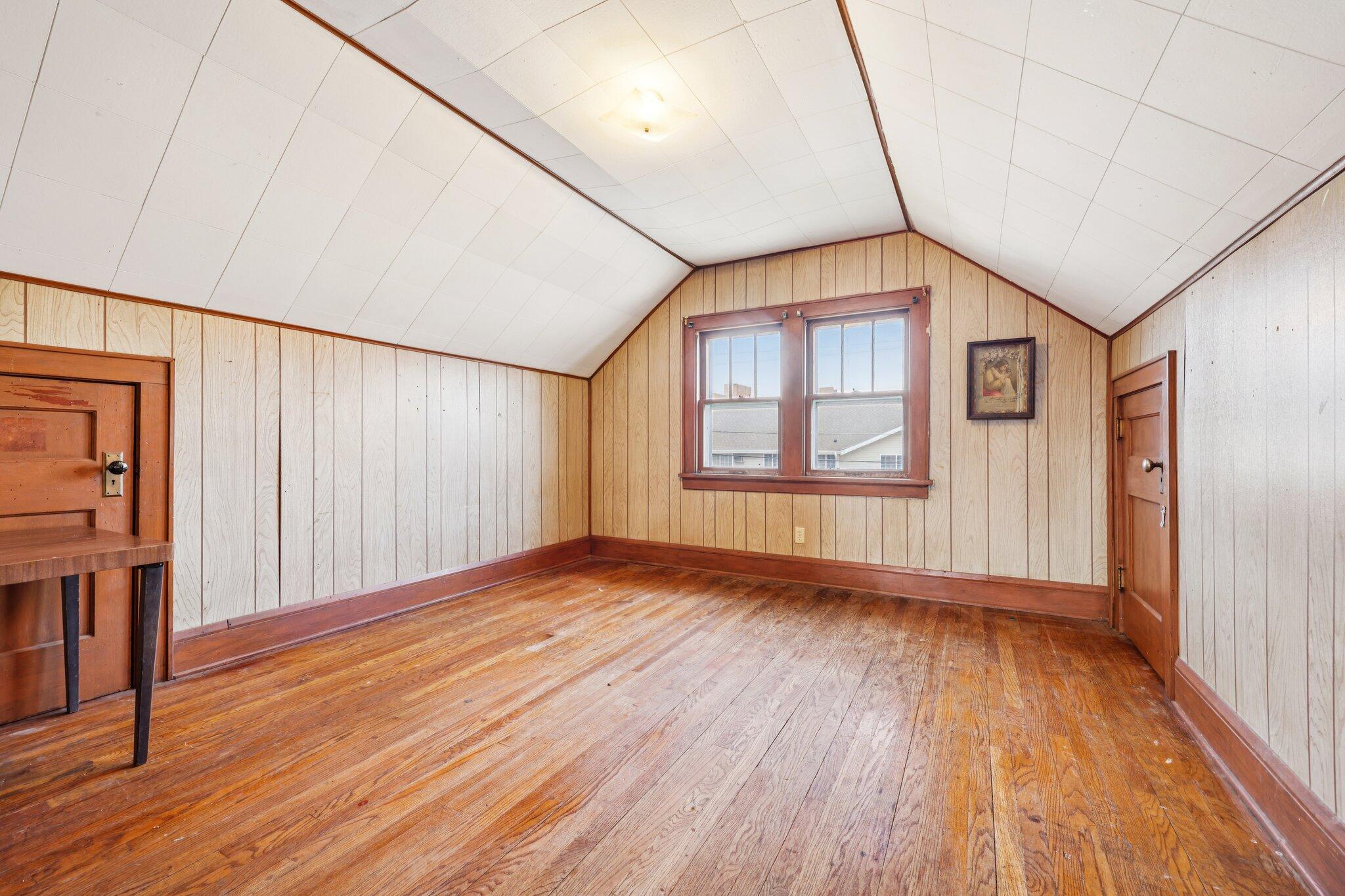 166 East Rosedale Avenue Milwaukee, WI 53207 - Photo 16 of 27 2nd Floor Large Bedroom
