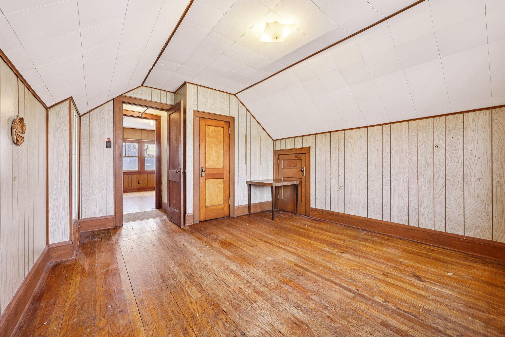 166 East Rosedale Avenue Milwaukee, WI 53207 - Photo 17 of 27 2nd Floor Large Bedroom