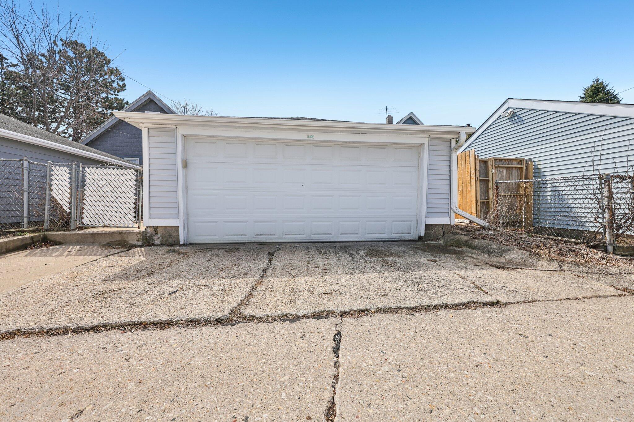 166 East Rosedale Avenue Milwaukee, WI 53207 - Photo 26 of 27 Garage