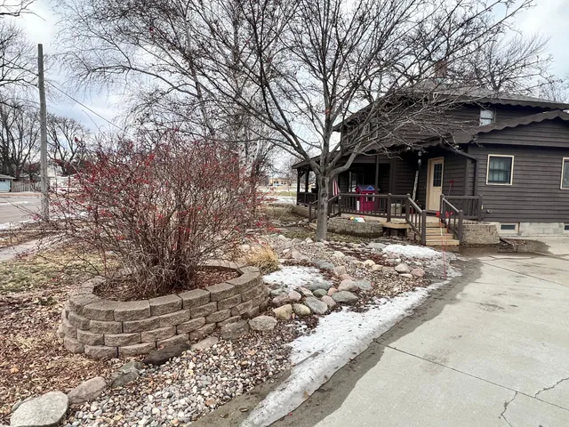 $209,900 | 806 1st Avenue, Madison, MN 56256