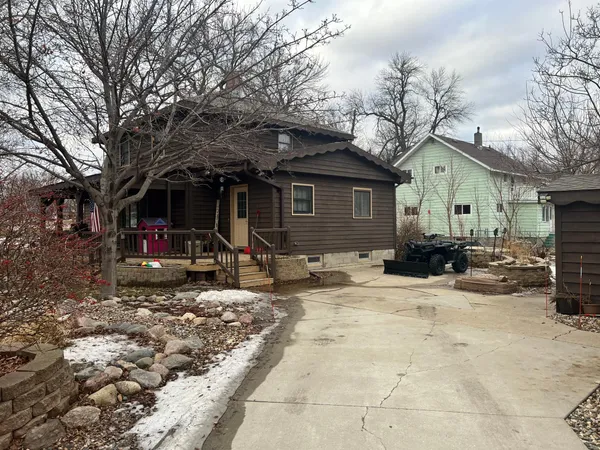 $209,900 | 806 1st Avenue, Madison, MN 56256