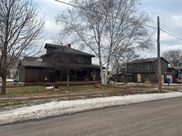 $209,900 | 806 1st Avenue, Madison, MN 56256