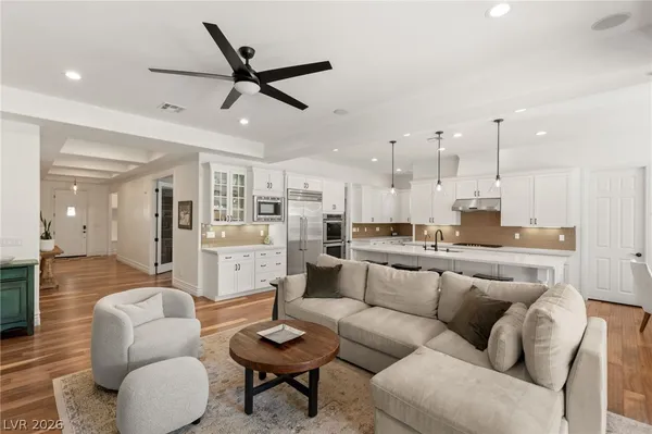 $1,199,000 | 725 Porto Mio Way, Las Vegas, NV 89138