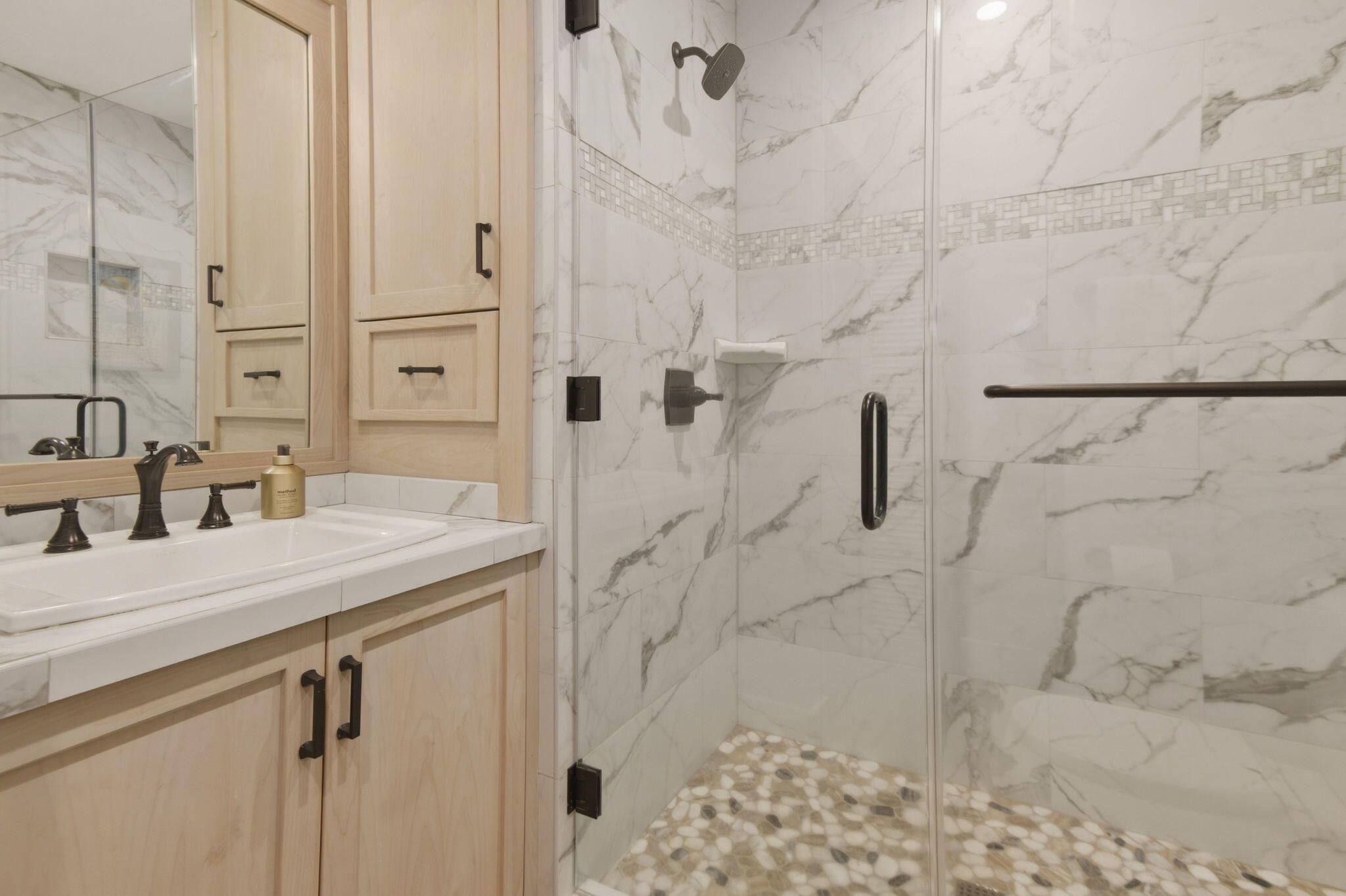 13400 Fox Tail, Unit GCC102 Black Butte Ranch, OR 97759 - Photo 12 of 26 Main Floor Bathroom
