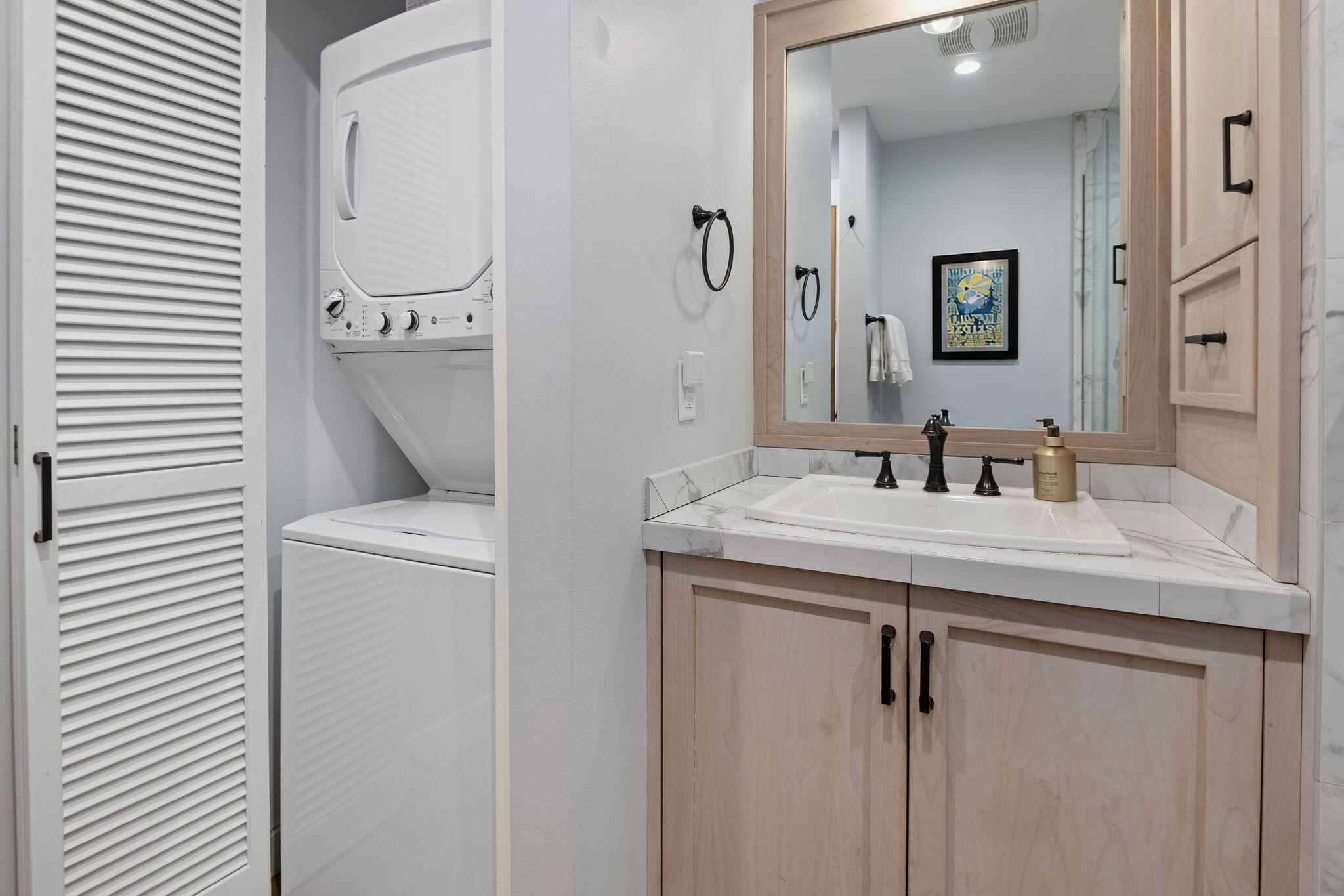 13400 Fox Tail, Unit GCC102 Black Butte Ranch, OR 97759 - Photo 13 of 26 Laundry in Bathroom