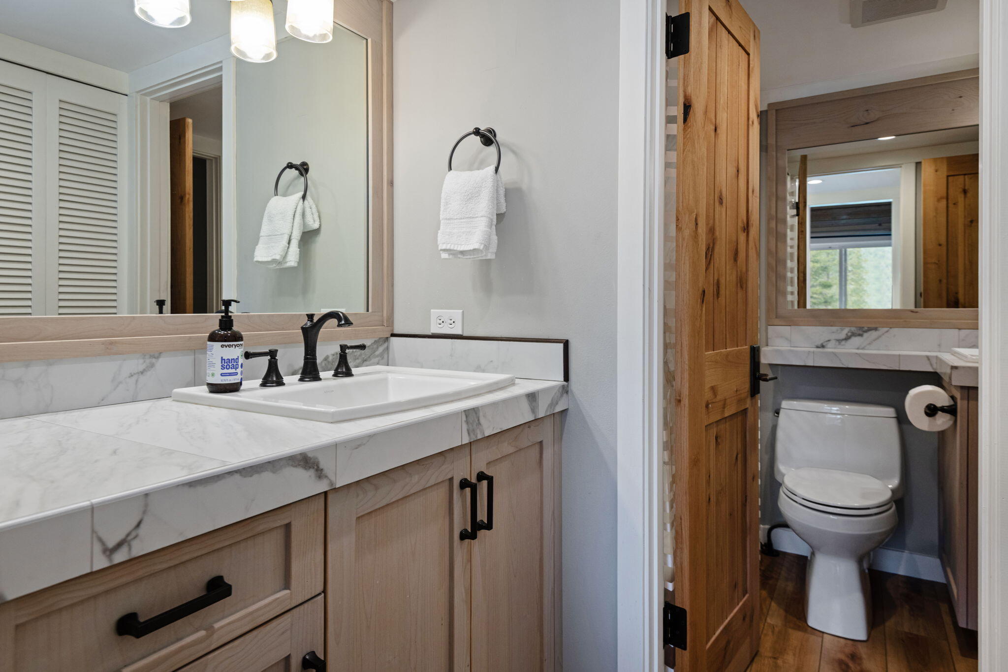 13400 Fox Tail, Unit GCC102 Black Butte Ranch, OR 97759 - Photo 17 of 26 Vanity adjoins Bathroom
