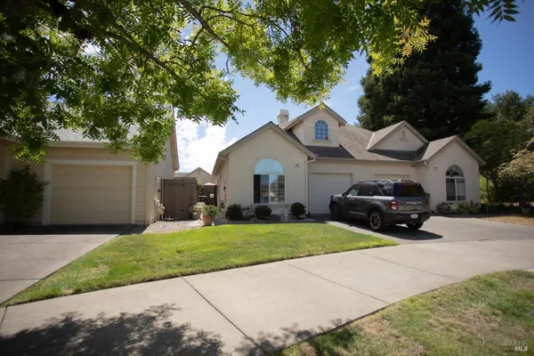 $524,999 | 827 Glen Miller Drive, Windsor, CA 95492